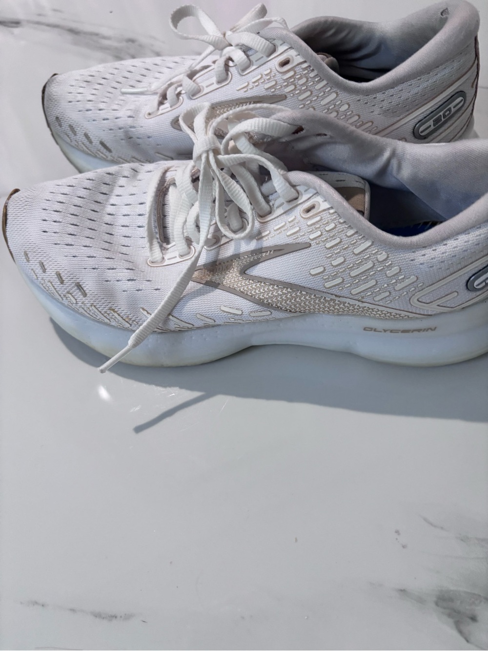 White Women’s Athletic Running Sneakers with Cushioned Sole